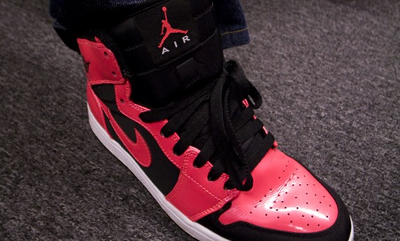 Air Jordan 1 Retro High - Black - Infrared