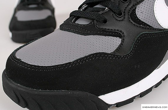 nike-air-wildwood-gs-black-grey-03