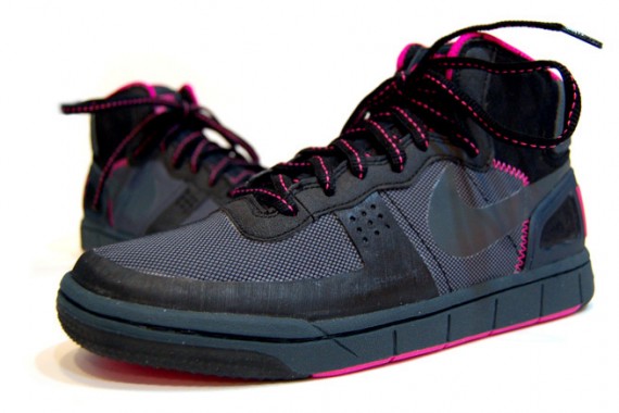 Nike ACG Terminator Hybrid - Black & Pink