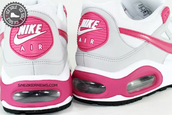 nike-wmns-skyline-02.jpg