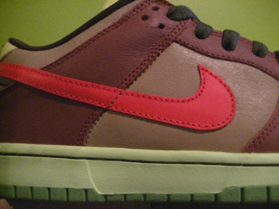 Nike SB Dunk Low - Toxic Avenger