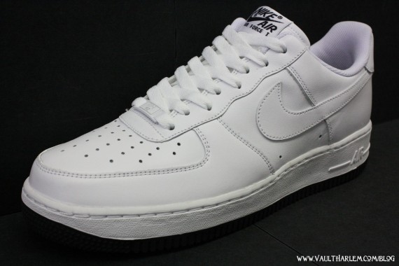 Nike Air Force 1 - White - Dark Blue