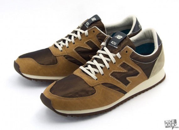 new-balance-420-metal-infused-2.jpg