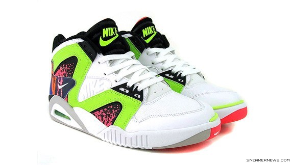 Nike Air Tech Challenge Hybrid