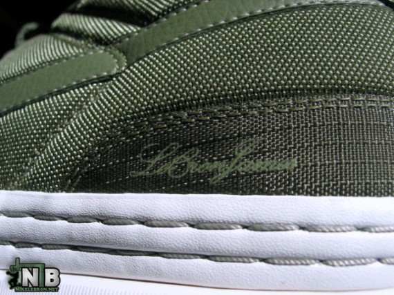 nike-zoom-lebron-6-low-ss-white-army-green-1-02.jpg