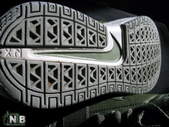 nike-zoom-lebron-6-low-ss-white-army-green-1-05.jpg