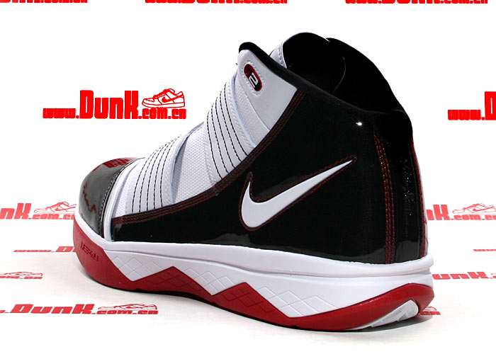 Nike Zoom Lebron Soldier 3 03