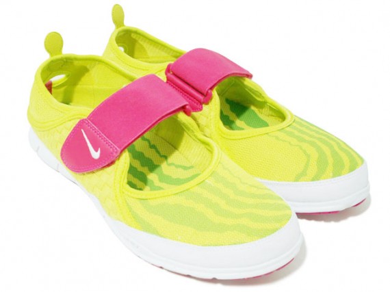 Nike Women’s Aqua Woven ND - Yellow - Pink