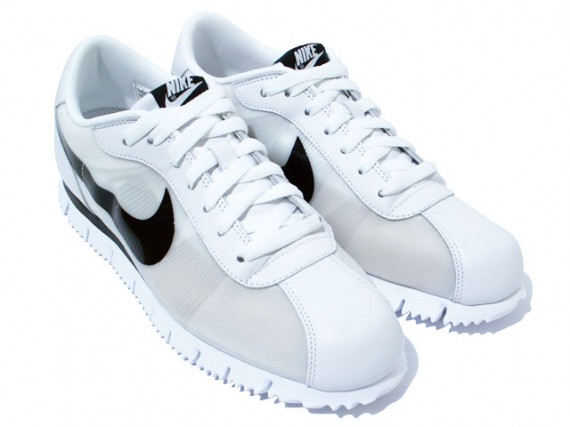 Nike Cortez Fly Motion - White - Black