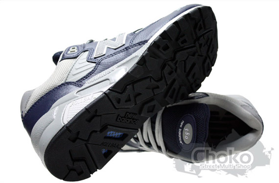 new-balance-mt580-grey-navy-4