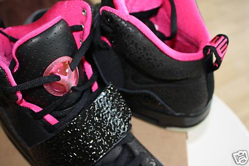 nike-air-yeezy-black-pink-04