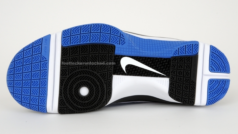 nike-hyperize-black-white-sapphire-august-2009-21
