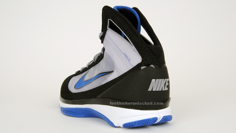 nike-hyperize-black-white-sapphire-august-2009-4