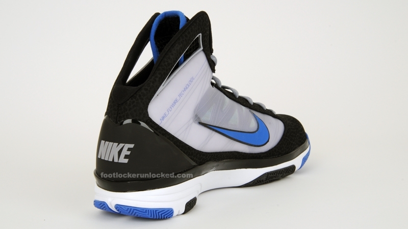 nike-hyperize-black-white-sapphire-august-2009-5