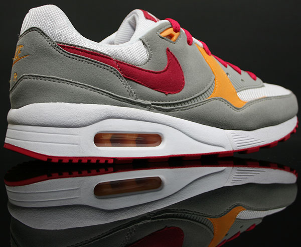 Nike Wmns Air Max Light Medium Grey Brilliant Magnet 4