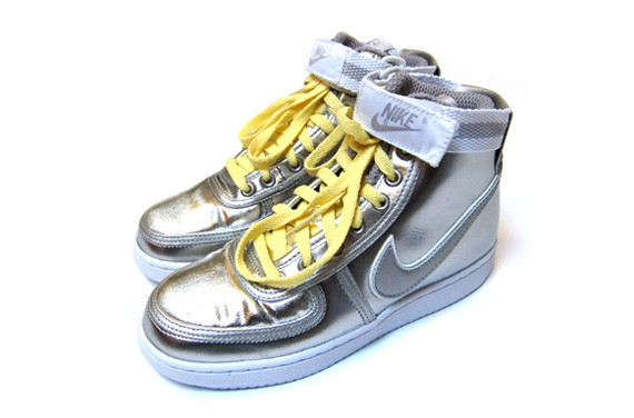 nike-womens-vandal-high-metallic-silver-01