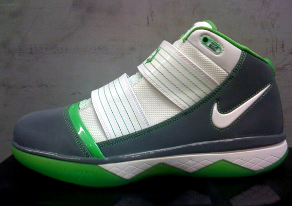 Nike Zoom LeBron Soldier III Dunkman @ HOH Tomorrow