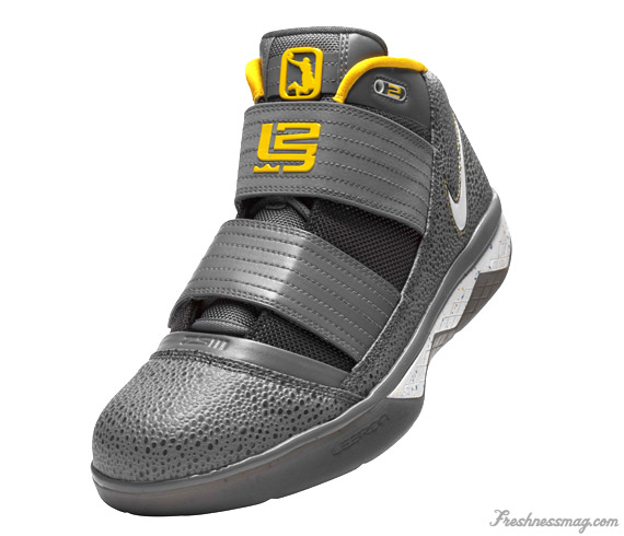 zoom-soldier-iii-grey-reptile-02