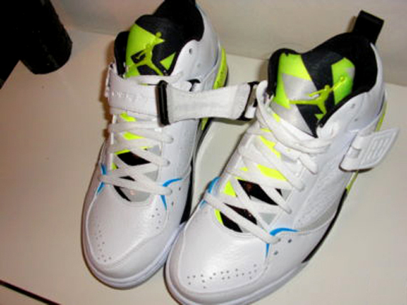 Jordan Flight 45 - Air Command Force Inspired Sample