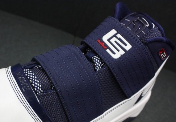 Nike Zoom LeBron Soldier III - White - Navy