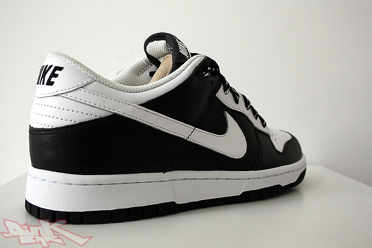 nike-dunk-low-black-white-fall-2009-2
