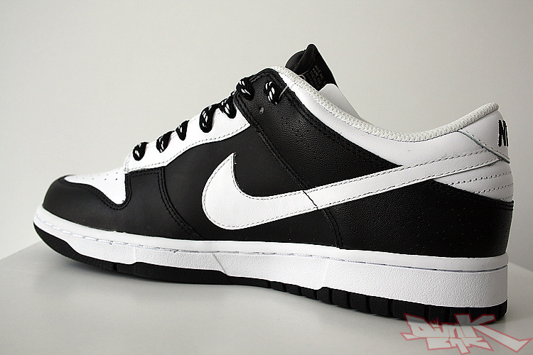 nike-dunk-low-black-white-fall-2009-3