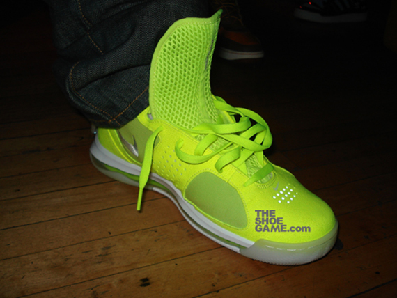 nike-hypermax-tennis-ball-neon-2