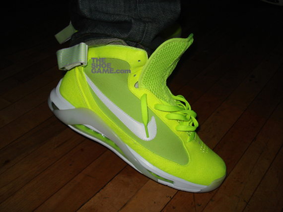 nike-hypermax-tennis-ball-neon-3