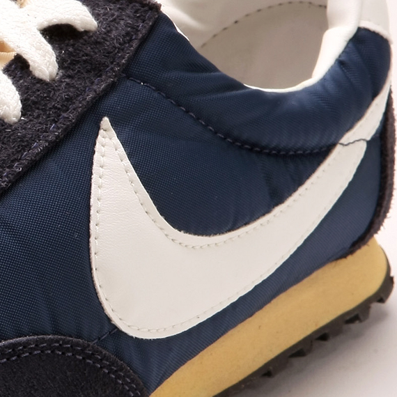 nike-waffle-racer-navy-vintage-pack-01