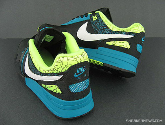 nike-air-pegasus-89-black-volt-glass-2