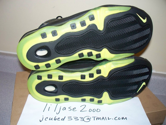 nike-air-total-max-uptempo-black-volt-4