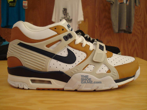 nike-air-trainer-iii-3-medicine-ball-2