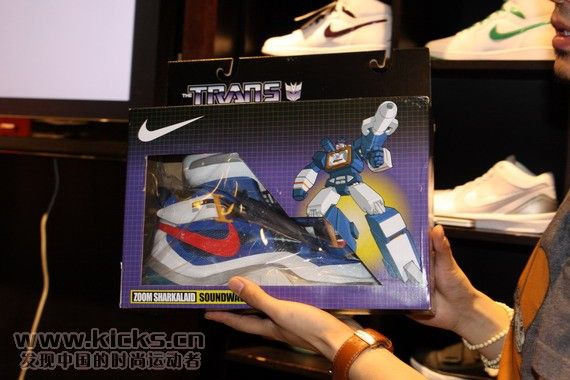 nike-basketball-x-transformers-ii-pack-sharkalaid-1