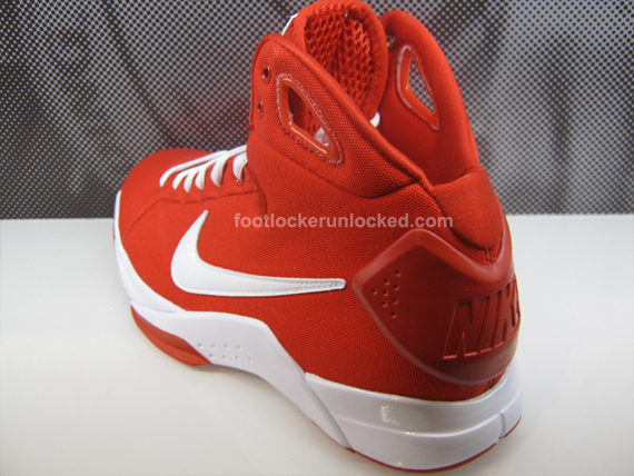 nike-hyperdunk-nfw-comet-red-3