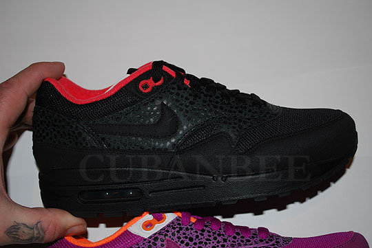 nike-wmns-air-max-1-safari-pack-4