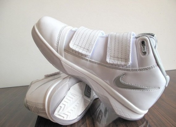 Nike Zoom LeBron Soldier III TB - White - Metallic Silver