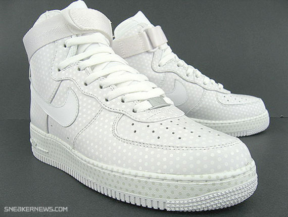 Nike WMNS Air Force 1 High – White – Polka Dots