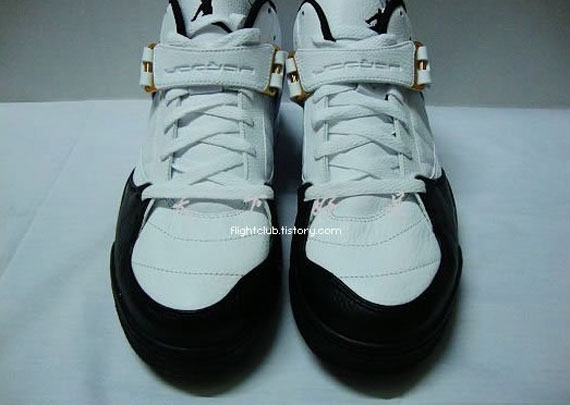 Air Jordan Flight 45 – Air Jordan XII Taxi Inspired