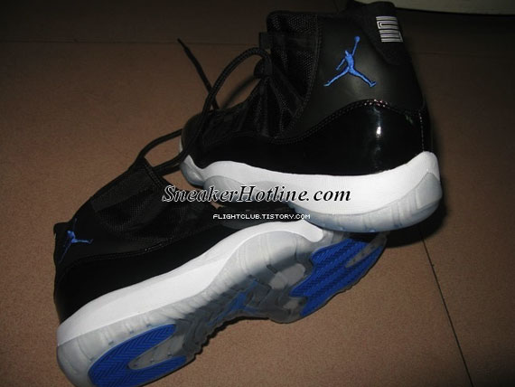 Air Jordan 11 Space Jam - 2009 Retro - New Images