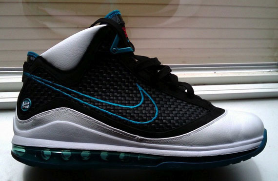 air-max-lebron-vii-blk-aq-31