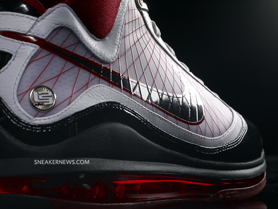 nike-air-max-lebron-7-02