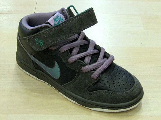 nike-sb-northern-lights-dunk-mid-premium-quickstrike-4-540x405