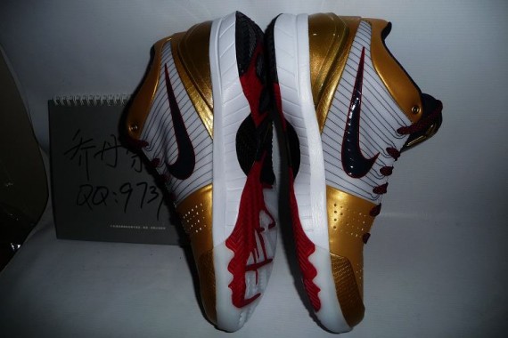 nike-zoom-kobe-iv-gold-medal-2-570x380