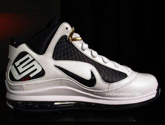 air-max-lebron-vii-white-navy-gold-04