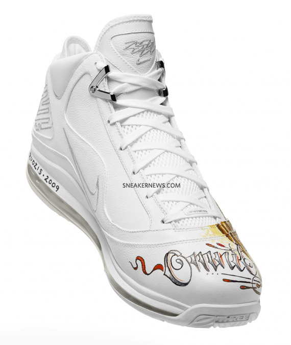 dc_lebron7_artist_l_floatingmedial