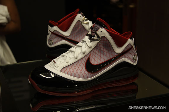 Nike Air Max LeBron VII Unveiled – Live From Akron