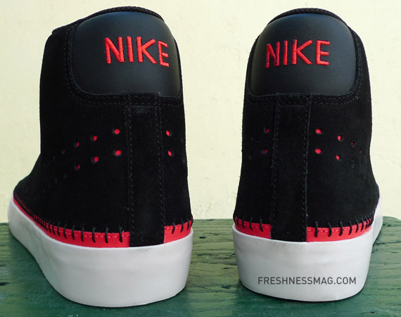 nike-blazer-black-red-holiday-09-05