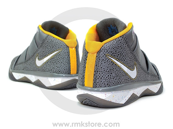 nikezoomlebronsoldier3iiigreyrep-2