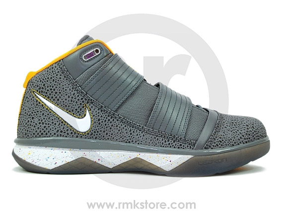 nikezoomlebronsoldier3iiigreyrep-5