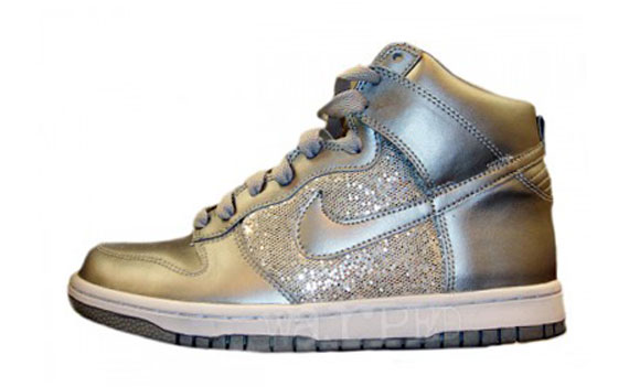 wmns-dunk-hi-skinny-metallic-2